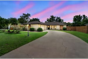 1051 Matterhorn St, DELTONA