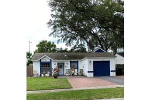 751 OAK MANOR CIRCLE, ORLANDO, FL 32825 - MLS#MFRO6338607