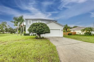 818 SUMMER GLEN DRIVE, WINTER HAVEN, FL 33880 Sold 09/12/25
