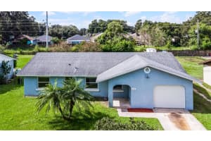 896 Field St, OVIEDO