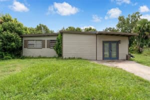 111 Country Club Cir, SANFORD