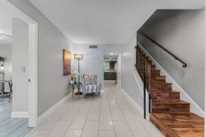 1270 VILLAGE WAY, ORLANDO, FL 32807 Sold 10/08/25