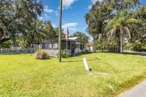 2425 COLONIAL STREET, LEESBURG, FL 34748 - MLS#MFRO6339502