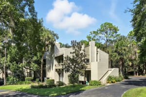 211 Fairway Dr #211, LONGWOOD