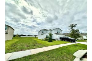 1068 Calico Pointe Cir, GROVELAND