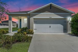 1428 Berry Ln, DAVENPORT