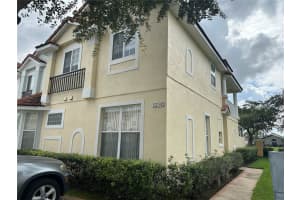 1230 S Beach Cir, KISSIMMEE