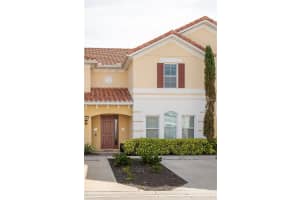 4678 Terrasonesta Dr, DAVENPORT