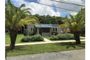 307 N Boston Ave, DELAND