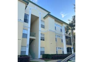 8818 Dunes Ct #106, KISSIMMEE