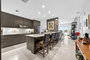 100 EOLA DRIVE, ORLANDO, FL 32801 - MLS#MFRO6340737