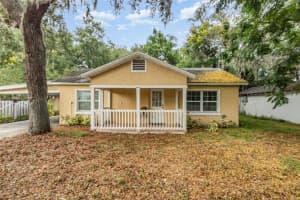 2004 HIGH STREET, LEESBURG, FL 34748 - MLS#MFRO6340846