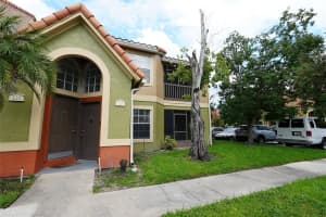 413 FOUNTAINHEAD CIRCLE, KISSIMMEE, FL 34741 - MLS#MFRO6340882