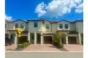 1224 Royal St George Blvd, DAVENPORT