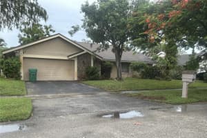 7331 Nw 49th St, LAUDERHILL