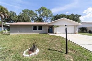 562 Silver Course Loop, OCALA
