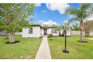 1592 Canfield Ter, DELTONA