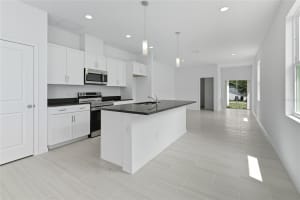 817 LOCUST AVENUE, SANFORD, FL 32771 - MLS#MFRO6341287