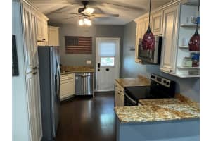 1736 CRYSTAL LAKE AVENUE, ORLANDO, FL 32806 - MLS#MFRO6341528