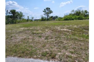 1725 5TH PLACE, CAPE CORAL, FL 33909 Sold 10/31/25