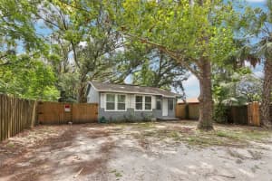 1623 16TH WAY, GAINESVILLE, FL 32609 - MLS#MFRO6341810