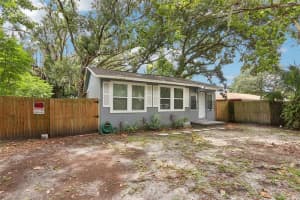 1623 16TH WAY, GAINESVILLE, FL 32609 - MLS#MFRO6341810