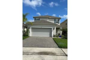 600 Red Rose Ln, SANFORD