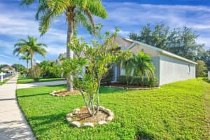 712 WINDSOR ESTATES DRIVE, DAVENPORT, FL 33837 - MLS#MFRO6342235