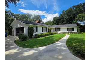 645 Lake Charm Dr, OVIEDO