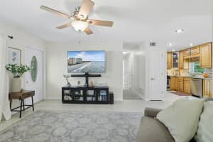 182 LAKESIDE DRIVE, SANFORD, FL 32773 - MLS#MFRO6342344