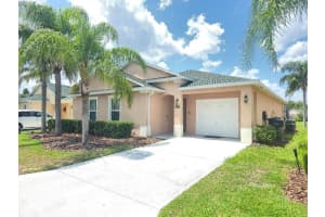 815 Reserve Pl, DAVENPORT