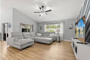 910 MOSSHART LANE, ORLANDO, FL 32825 - MLS#MFRO6342836