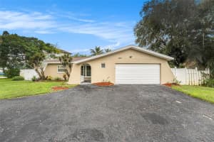 3401 COQUINA KEY DRIVE, ST PETERSBURG, FL 33705 - MLS#MFRO6343032
