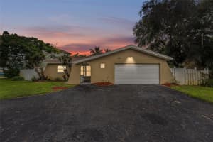 3401 COQUINA KEY DRIVE, ST PETERSBURG, FL 33705 - MLS#MFRO6343032