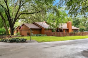 26 E Village Dr, OVIEDO