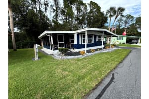 219 Pinewood Dr, EUSTIS