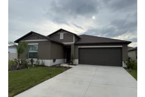 3601 Natural Trace St Plant City, FL 33565 - Off Market