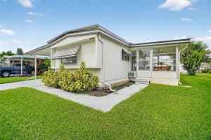 227 PARADISE S, LEESBURG, FL 34788 - MLS#MFRO6344748