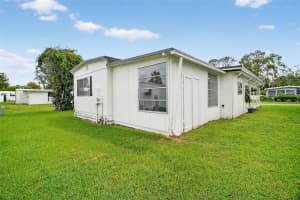 227 PARADISE S, LEESBURG, FL 34788 - MLS#MFRO6344748