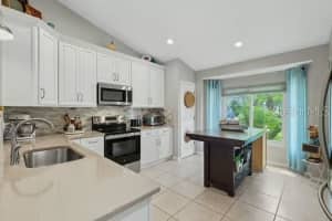 824 THOUSAND OAKS BOULEVARD, DAVENPORT, FL 33896 - MLS#MFRO6344849