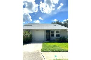 936 Meadow View Dr #b, PORT ORANGE