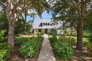 261 LAKEVIEW DRIVE, LAKE HELEN, FL 32744 - MLS#MFRO6345125