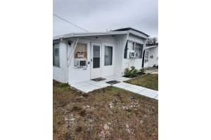 4 PALM PLACE, TAVARES, FL 32778 - MLS#MFRO6345182