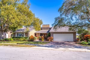 320 Cambridge Dr, LONGWOOD 320 Cambridge Dr, LONGWOOD