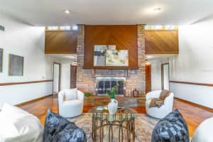 320 CAMBRIDGE DRIVE, LONGWOOD, FL 32779 - MLS#MFRO6345249