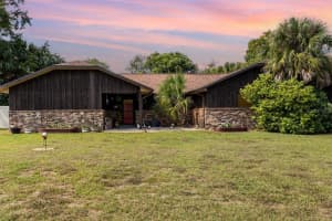 563 Silver Course Cir, OCALA