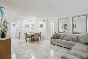 10148 TWIN LAKES DRIVE, CORAL SPRINGS, FL 33071 - MLS#MFRO6345708