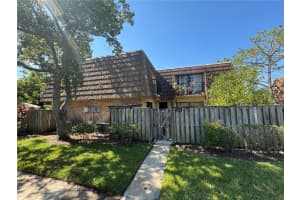 5254 WILLOW COURT, ORLANDO, FL 32811 - MLS#MFRO6345843