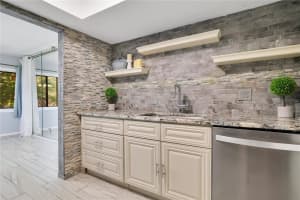 202 CROWN OAKS WAY, LONGWOOD, FL 32779 - MLS#MFRO6346200