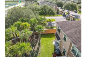 10811 SAVANNAH LANDING CIR, ORLANDO, FL 32832 - MLS#MFRO6346513
